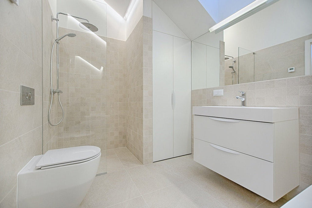 Design a Modern Bathroom the Whole Family Will Enjoy